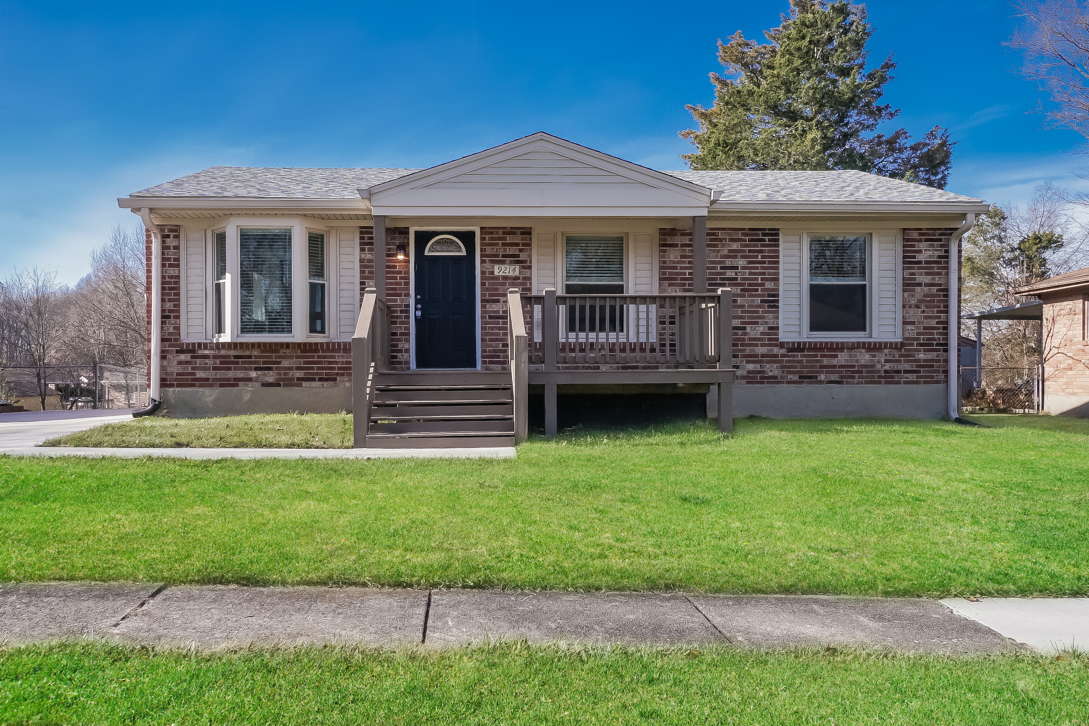 9214 LANTANA DR LOUISVILLE, KY 40229